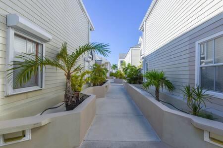 New Casa Caribe By Brightwild- Two-Story Condo Rooftop Pool Key West Exteriör bild