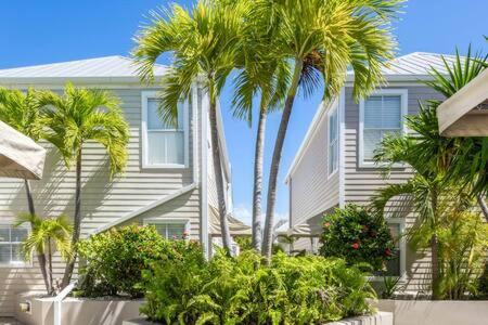 New Casa Caribe By Brightwild- Two-Story Condo Rooftop Pool Key West Exteriör bild