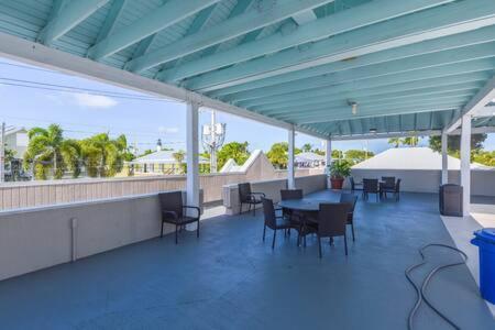 New Casa Caribe By Brightwild- Two-Story Condo Rooftop Pool Key West Exteriör bild